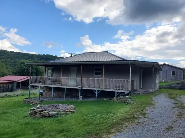 116 Creekside Rd, Fayetteville, WV 25840