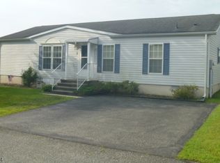 3 Hickory Ter, Belvidere, NJ 07823