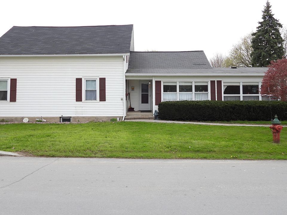 1st image of 122 Maple St
