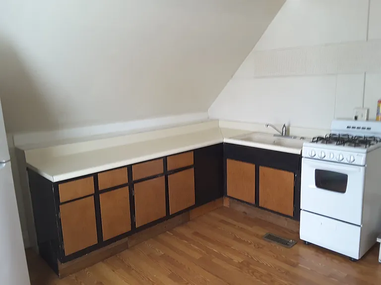 2911 Dudley Duplex — Photo 13
