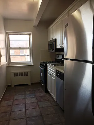 Rented by Prime Realty | media 10