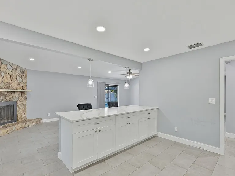 8433 Somerset Dr — Photo 8