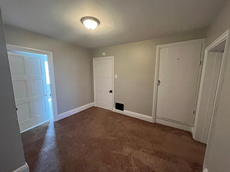 45 E North St — Photo 17