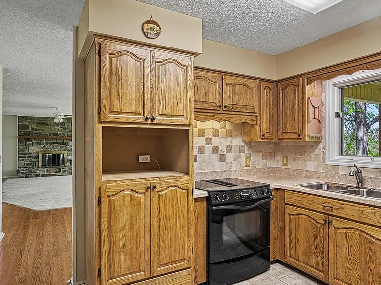 46 Acceso Cir — Photo 14
