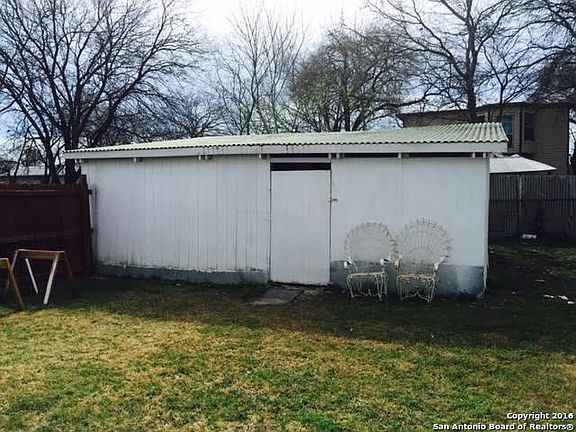 5th image of 406 Riverdale Dr