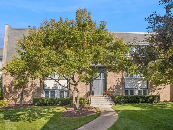 2021 Ammer Ridge Ct Unit 302, Glenview, IL 60025