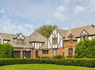 350 Parklawn Dr, Rocky River, OH 44116