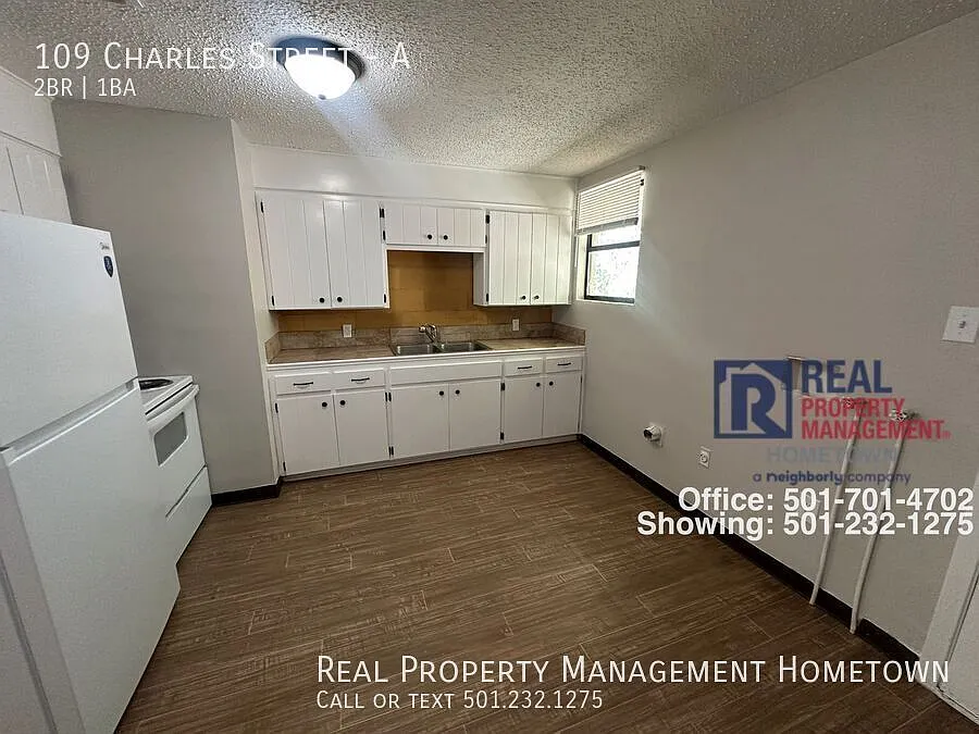 2 Bed 1 Bath Duplex! — Photo 4