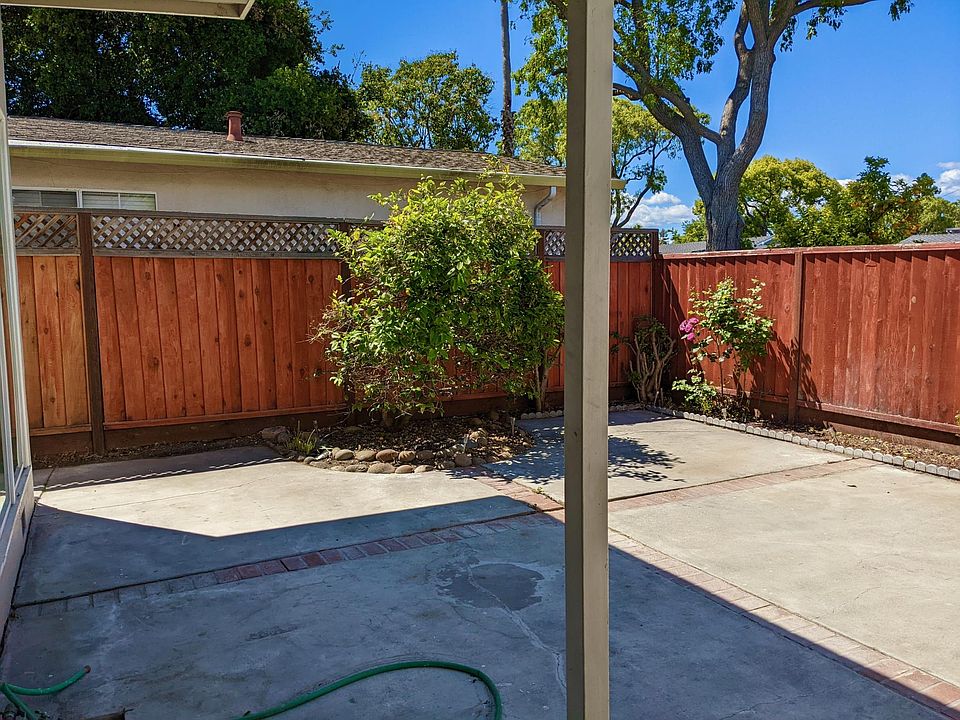 1st image of 701 Los Olivos Dr