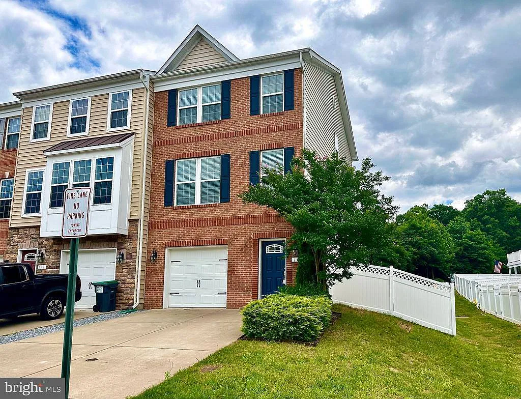 3 bed, 4.0 bath, 1616 sqft, $2,750 — Photo 1