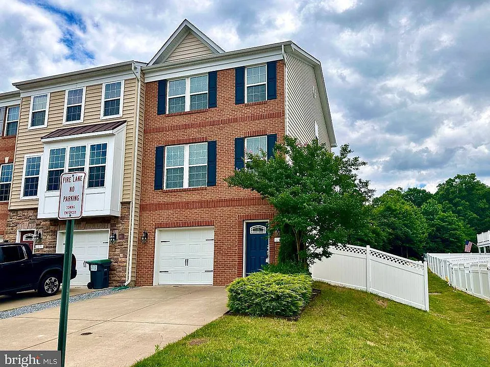 121 Hidden Brook Dr