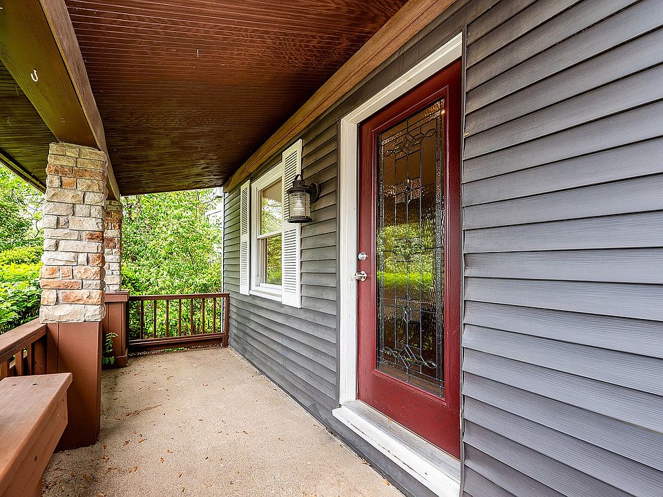 3444 Church Street Porch