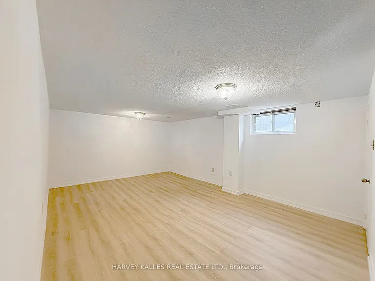 214 Dixon Rd — Photo 13