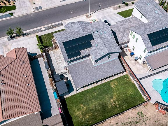 4th image of 3347 E Laura Ave