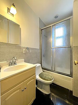 5th image of 3109 33rd St #1R