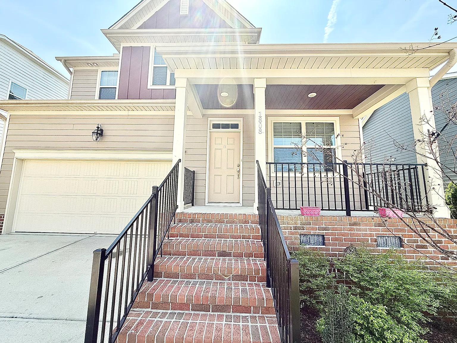 3 bed, 2.5 bath, 2313 sqft, $2,600 — Photo 4