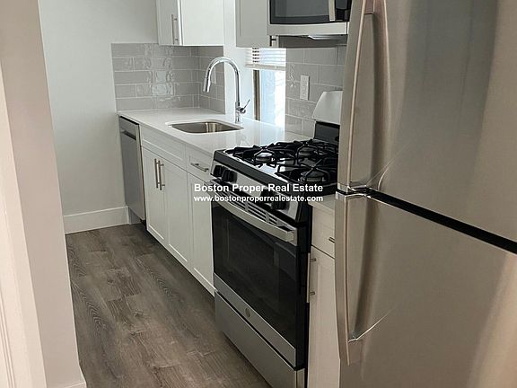 2nd image of 81 Park Dr #B8