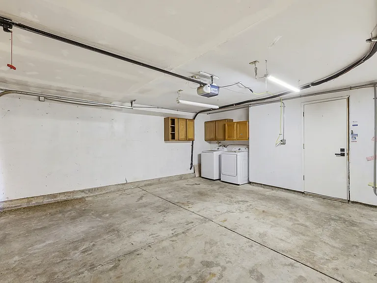1401 Hood Rd — Photo 29
