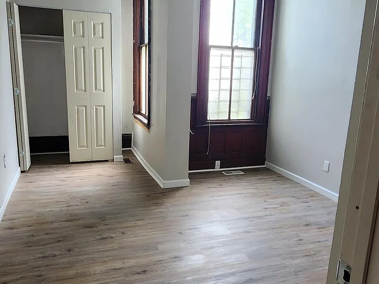 920 Reservoir Ave — Photo 15
