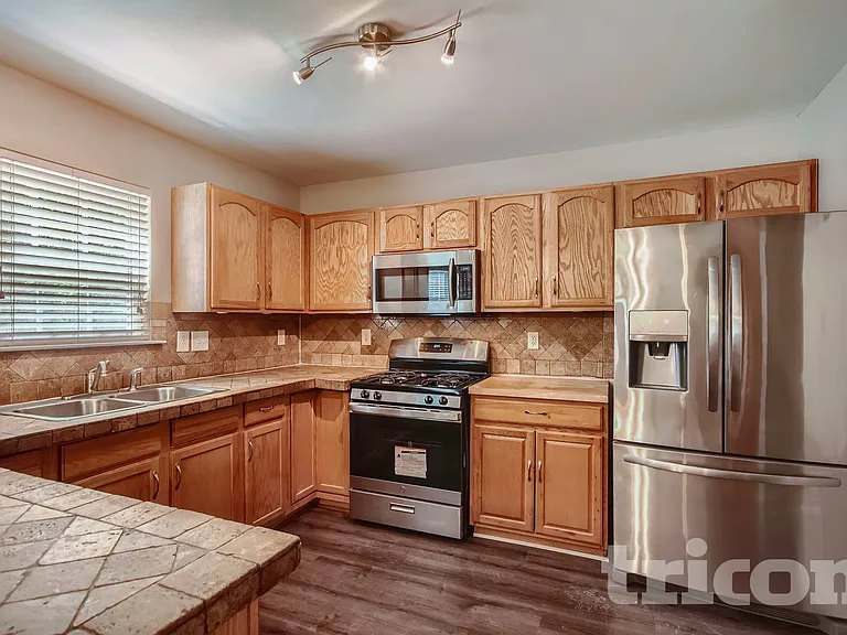 5606 Fenway Dr — Photo 12