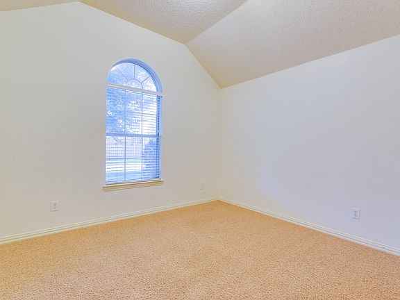 4th image of 1626 Natural Bridge Dr