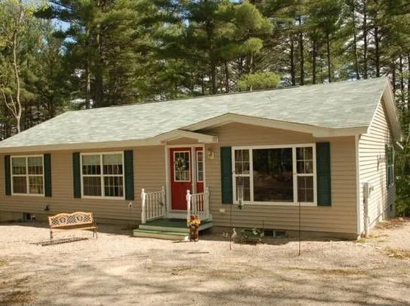 11 Lattie Ln, Center Ossipee, NH 03814