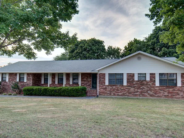 443 Hillcrest Cir, Ringgold, GA 30736