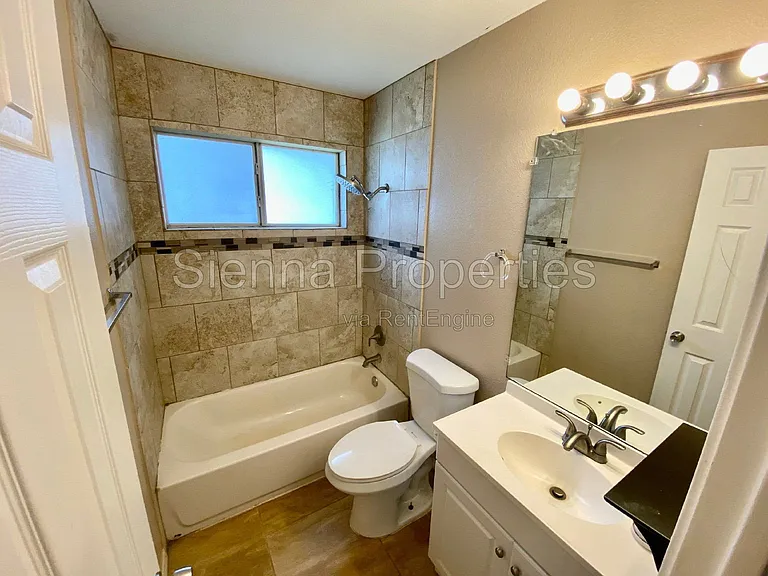 209 N Blue Ridge Pkwy — Photo 18