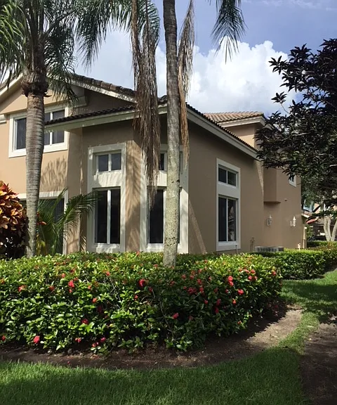 1092 SW 158th Ave — Photo 1