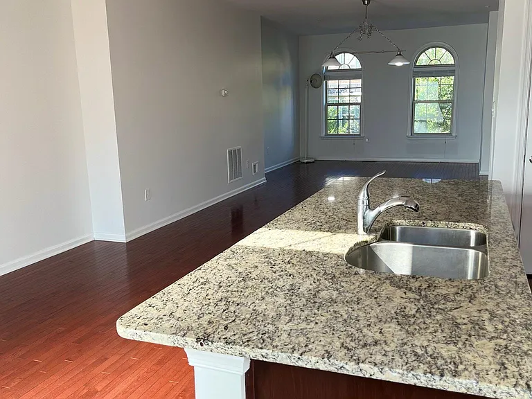 9507 Smithview Pl — Photo 11
