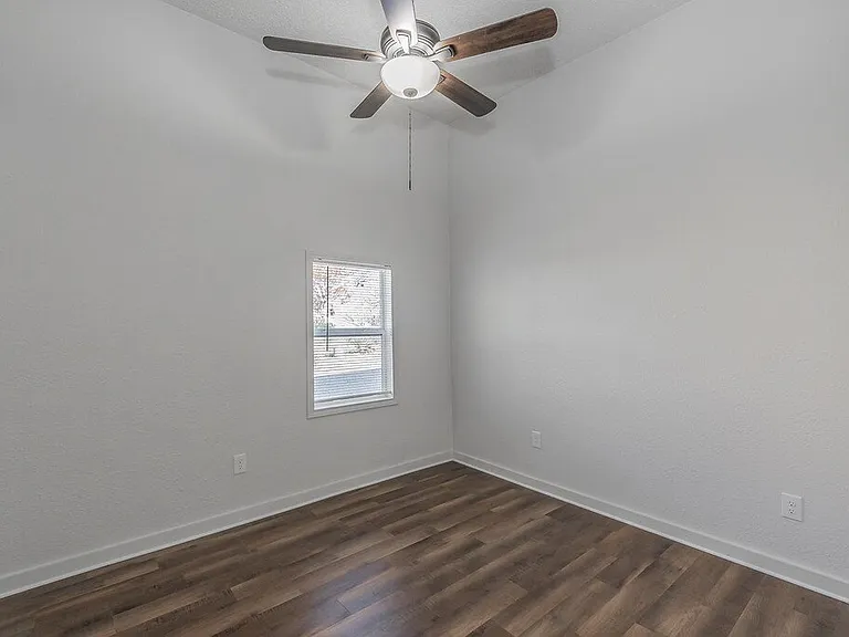 505 N Lamar St — Photo 17