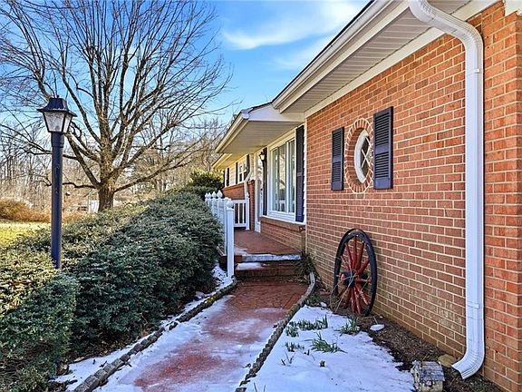 5th image of 134 Grady Rd