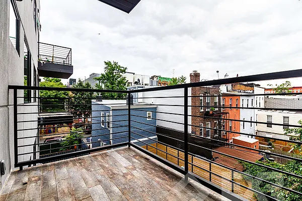 Rented by EXR | media 2