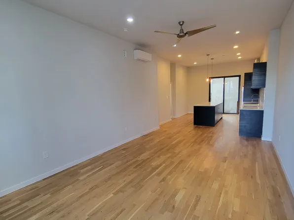 1742 Folsom St #A, Philadelphia, PA 19130