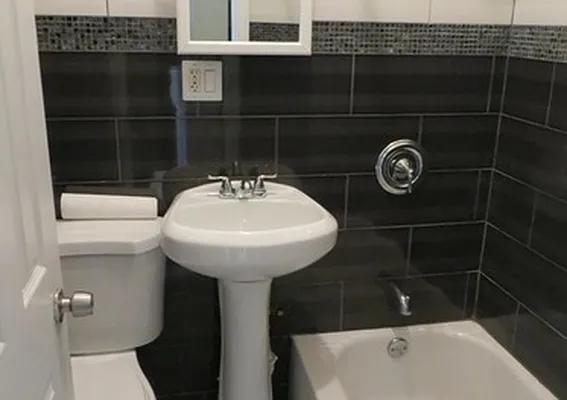 Rented by David W Realty Inc | media 2