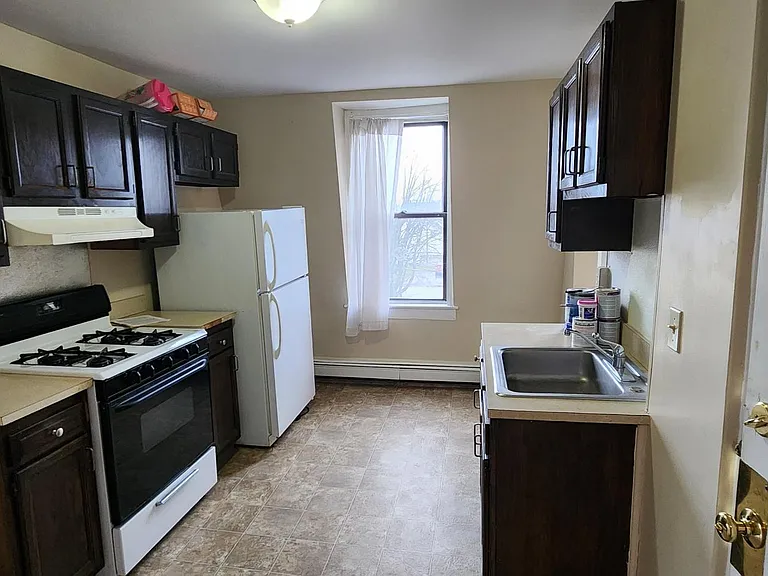 315 Manchester St #3R — Photo 2