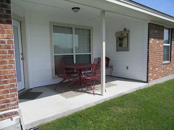 3rd image of 307 Sealy Ct