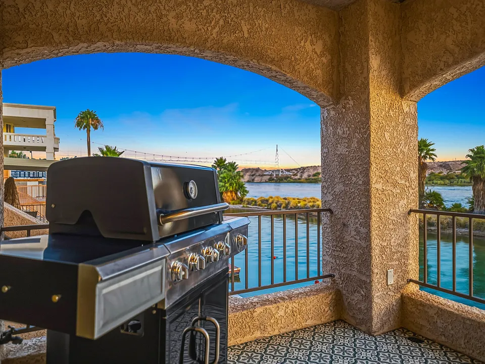 2412 Castle Rock Cir
