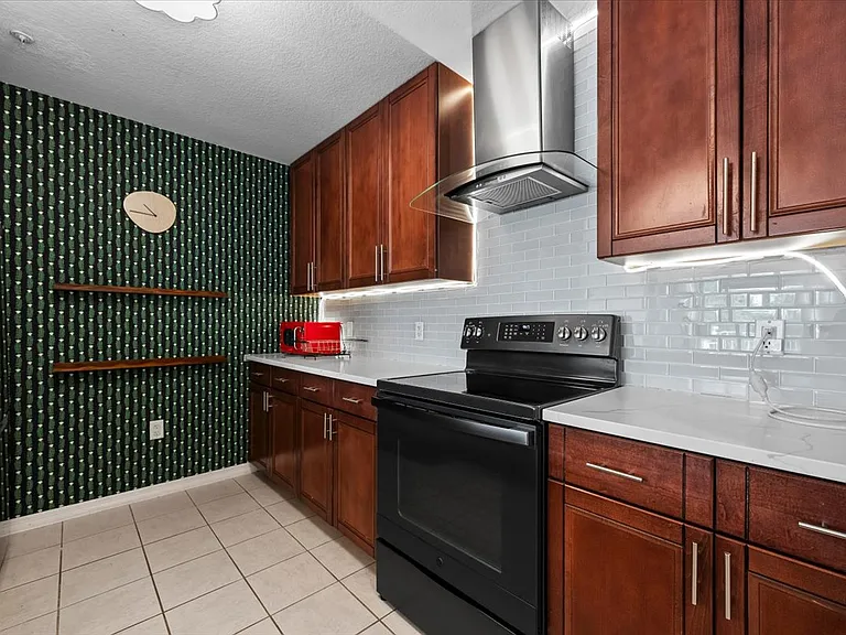 1200 Town Center Dr #207 — Photo 3