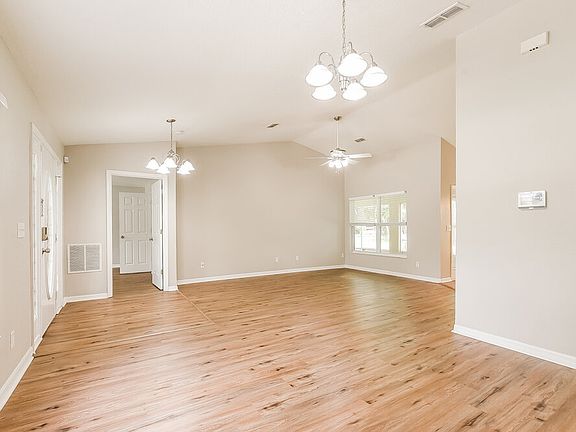 4th image of 35221 W Griffin Dr