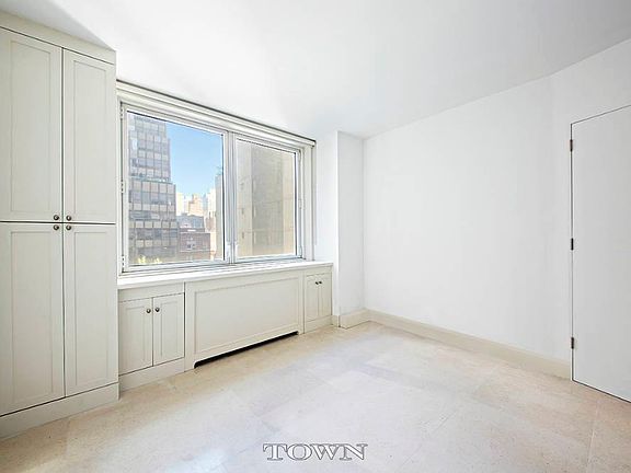 3rd image of 211 E 46th St #6D