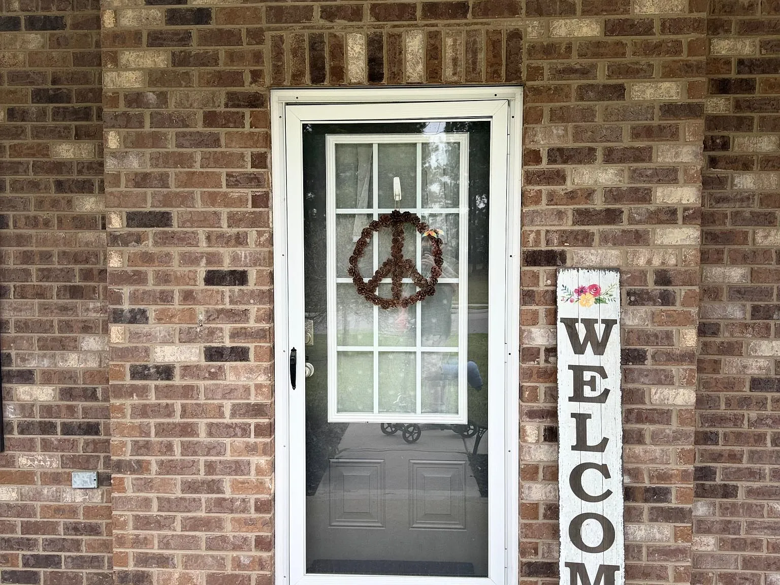 4 bed, 2.5 bath, 2910 sqft, $4,000 — Photo 2