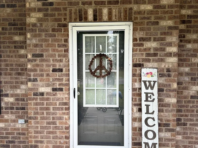 17 Saddlebrush Rd — Photo 2
