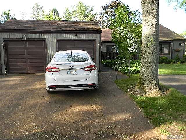 1st image of 209 Strathmore Gate Dr