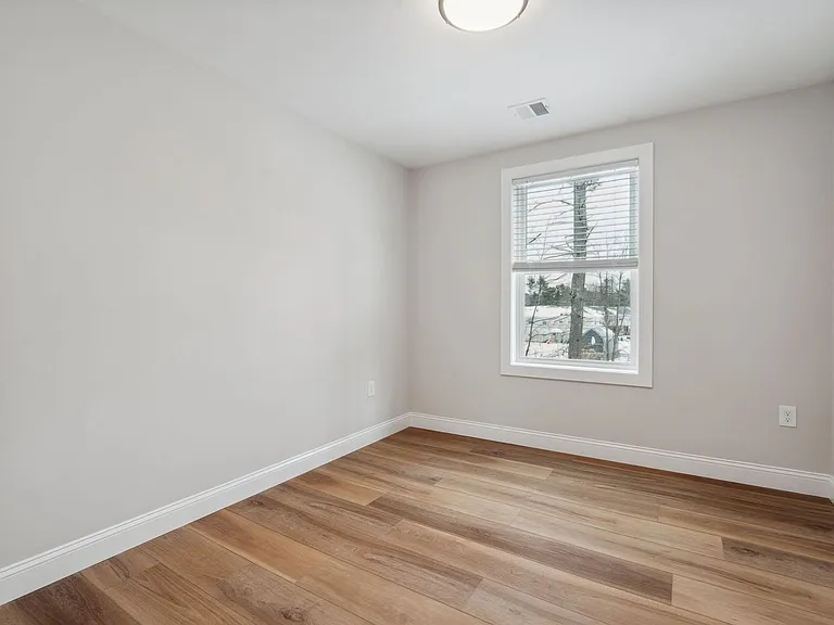 Bayberry Commons- 3 Bedroom 2.5 Bath Townhomes with 2 Car Garage — Photo 88