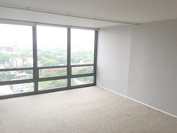 2nd image of 1636 N Wells St Floor 15