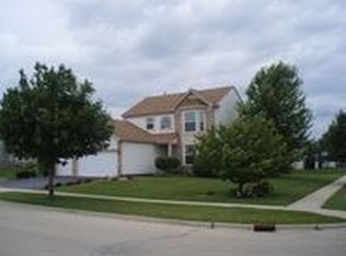 585 Juli Dr, South Elgin, IL 60177