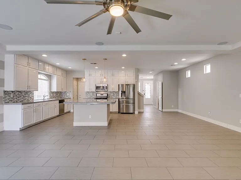 4586 W Camero Ave — Photo 17