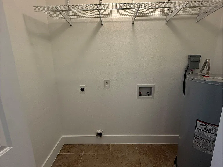 11101 Elm St — Photo 14