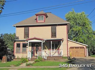 345 Bayley Ave, Platteville, WI 53818